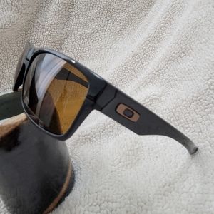 Polarized Men’s Twoface Oakley’s Bronze Lenses